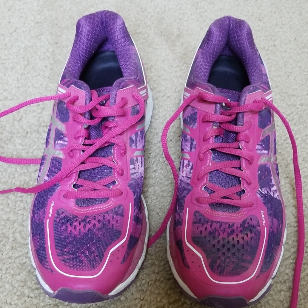 Woman's Asics Gel Kayano 22